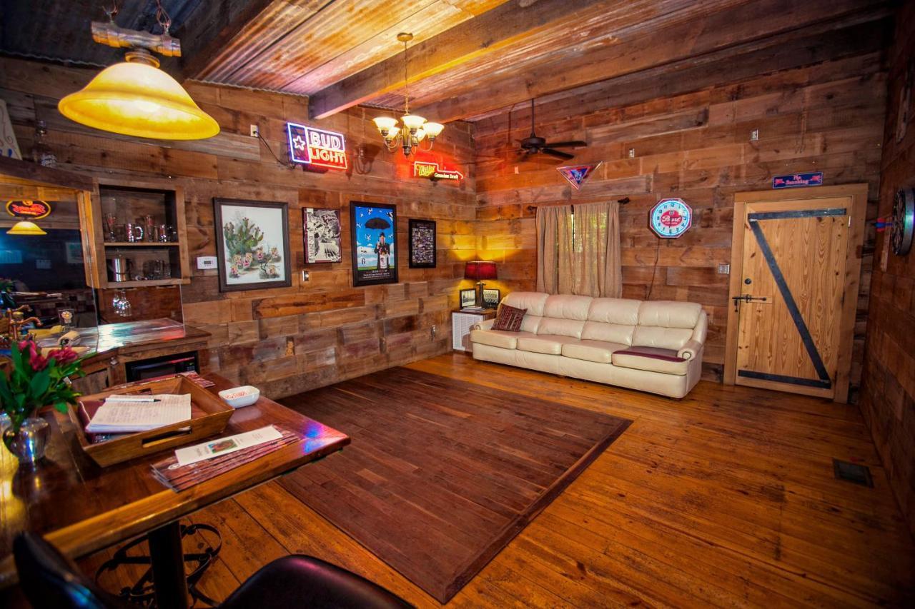 7F Lodge And Events College Station Exterior photo