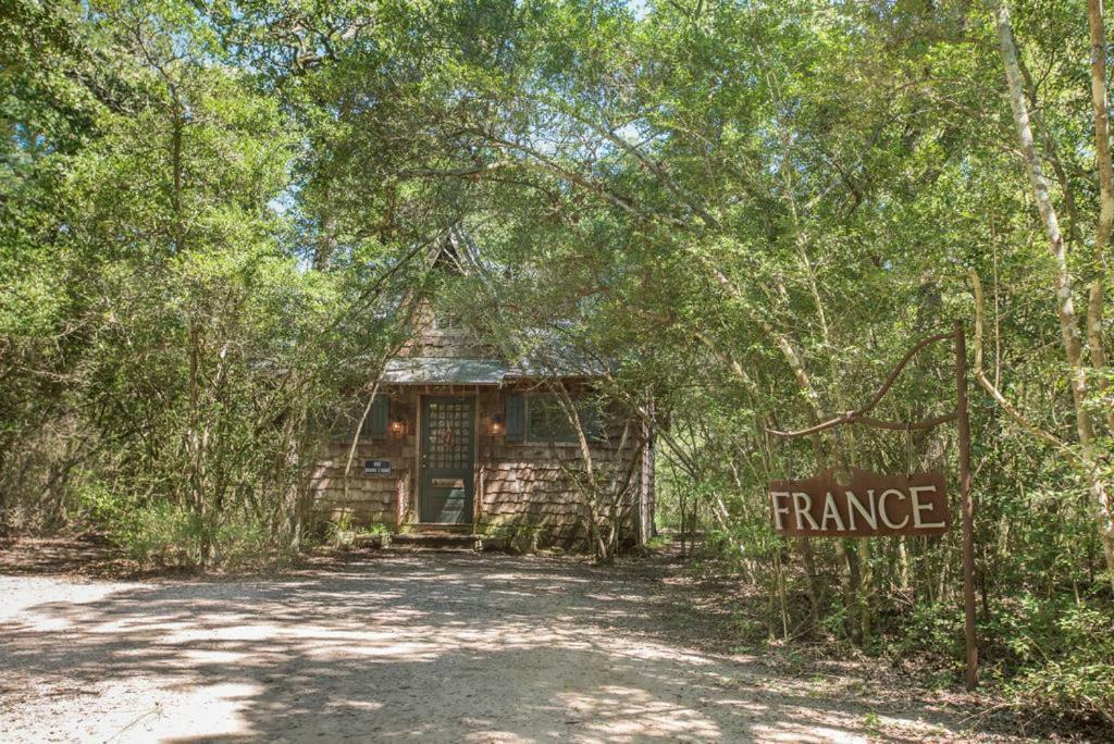 7F Lodge And Events College Station Exterior photo
