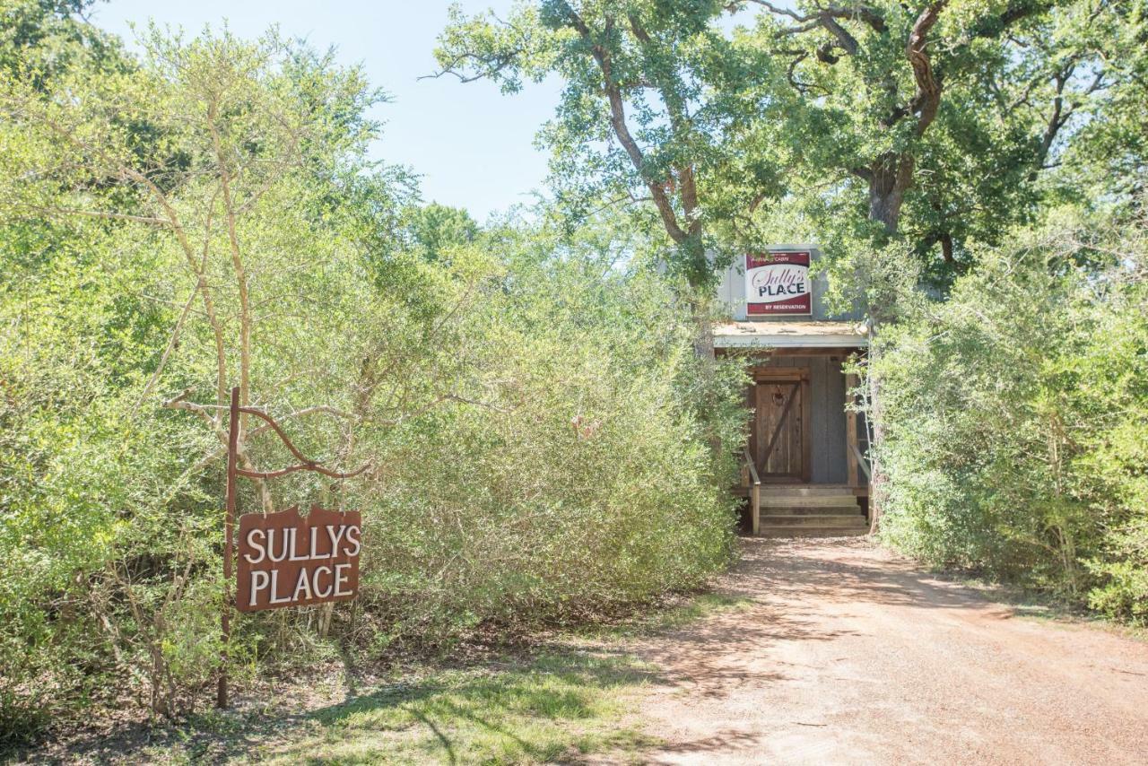 7F Lodge And Events College Station Exterior photo